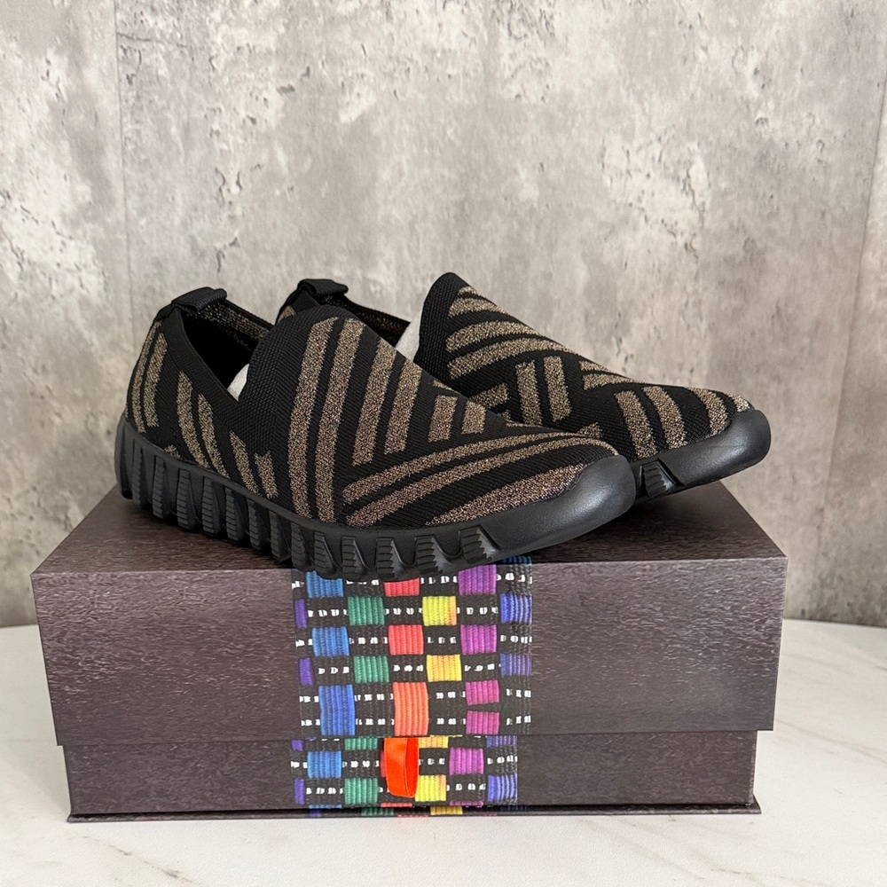 NEW Bernie Mev peppa Black bronze memory foam Slip On Shoes